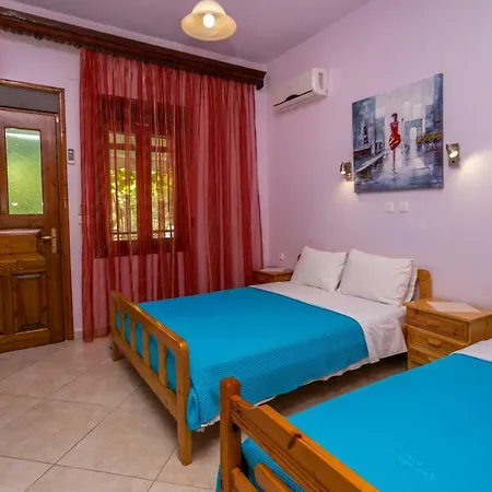 Panagiotas House Appartamento Astris
